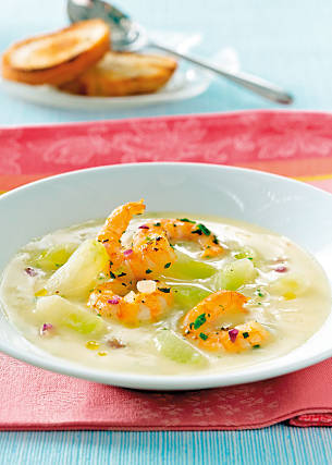 Kohlrabi-Crème-Suppe mit Garnelen