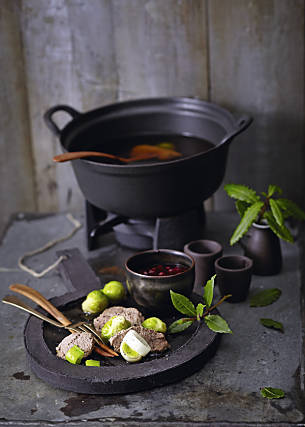 Wildfondue mit Rosenkohl und Lauch