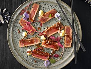 Thunfisch-Tataki mit Zitronenmayonnaise