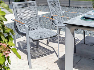 Aluminium-Gestelle sind hochwertig versiegelt ideal für den Einsatz im Freien.