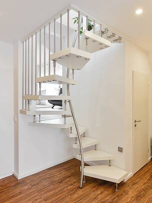 Eine Treppe zum Dachgeschoss sollte angenehm begehbar sein.