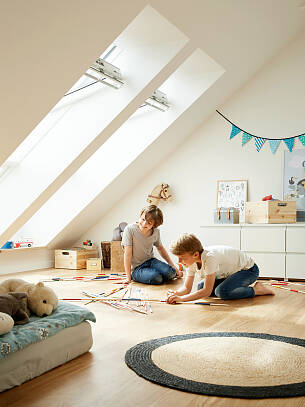 Kinderzimmer auf dem Dachboden.