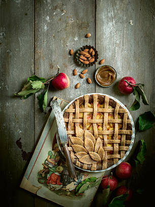 Apfelkuchen mit Vanille und Dattelkaramell