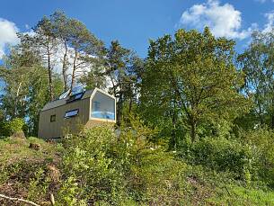 Tiny House mitten im Grünen.