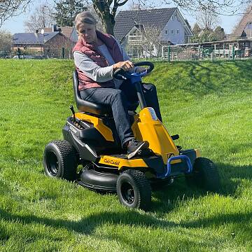 Cub Cadet Mini-Rider LR2 ES76