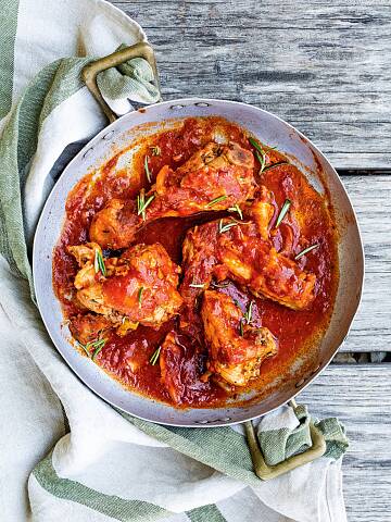 Hähnchen mit Tomaten und Sardellen