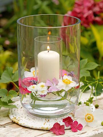 Glas-in-Glas-Blumenwindlicht