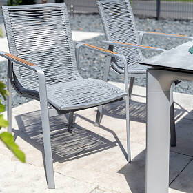 Aluminium-Gestelle sind hochwertig versiegelt ideal für den Einsatz im Freien.