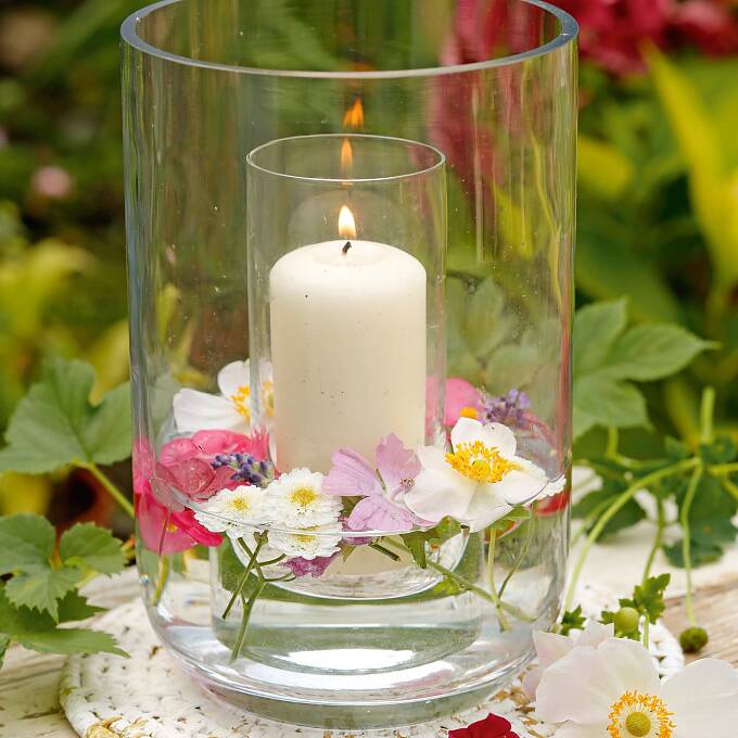Glas-in-Glas-Blumenwindlicht