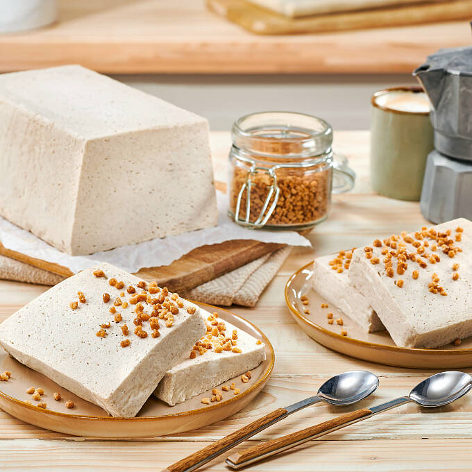 Ein leckeres Dessert passt immer, besonders dieses selbstgemachte Zimt-Parfait.