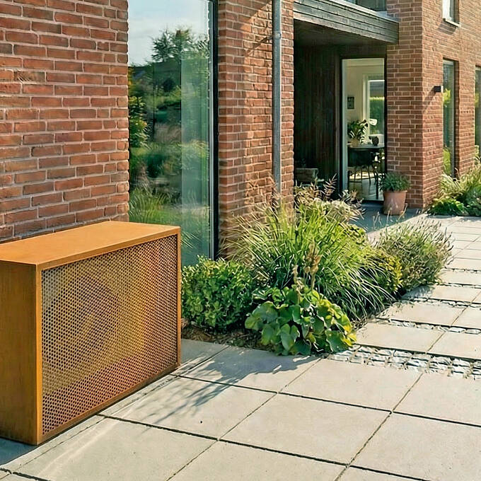 Abdeckungen aus Cortenstahl sind langlebig und passen sich gut in modern gestaltete Gärten ein (Der Stahlgarten).